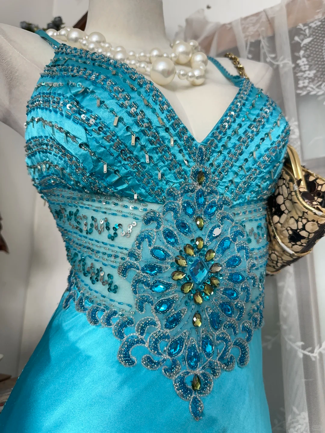 Bright Blue Vintage Mermaid Straps Beaded Satin Long Gradation Prom Dress with Slit SH5363
