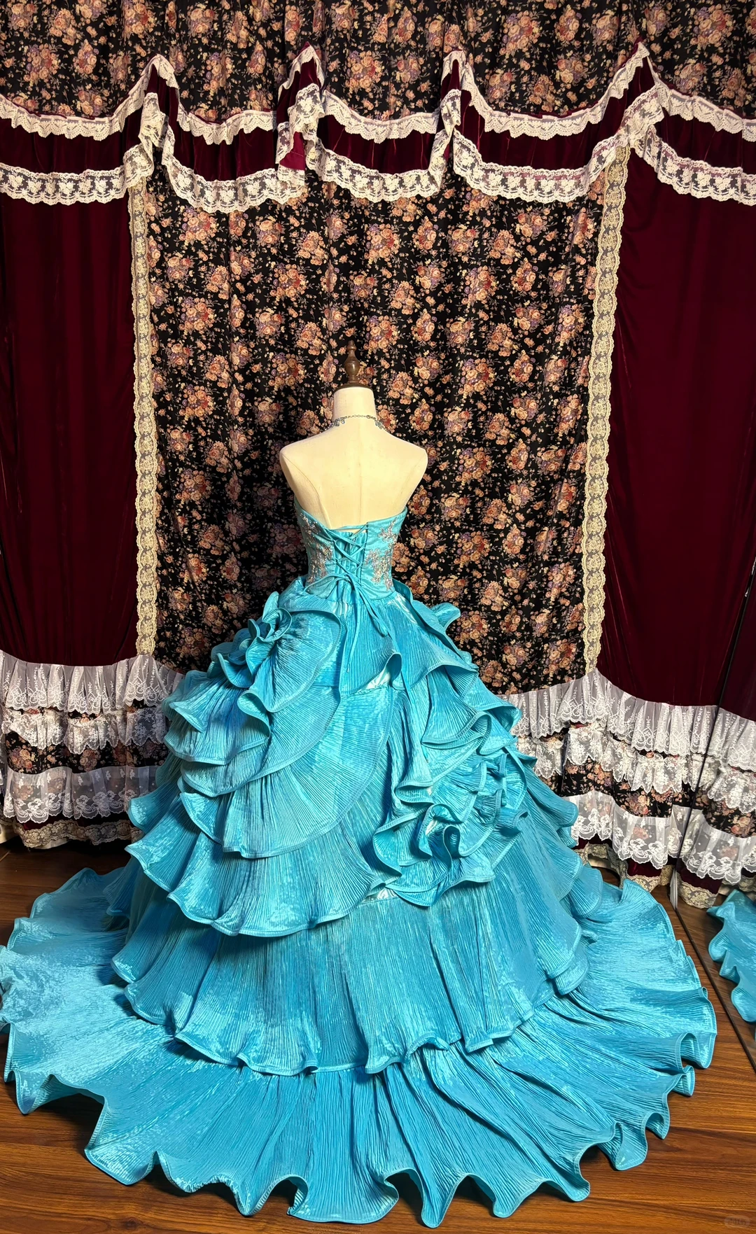 Vintage Unique Blue Ball Gown Strapless Beaded Layered Satin Prom Dress Sweet 16 Dress SH5774