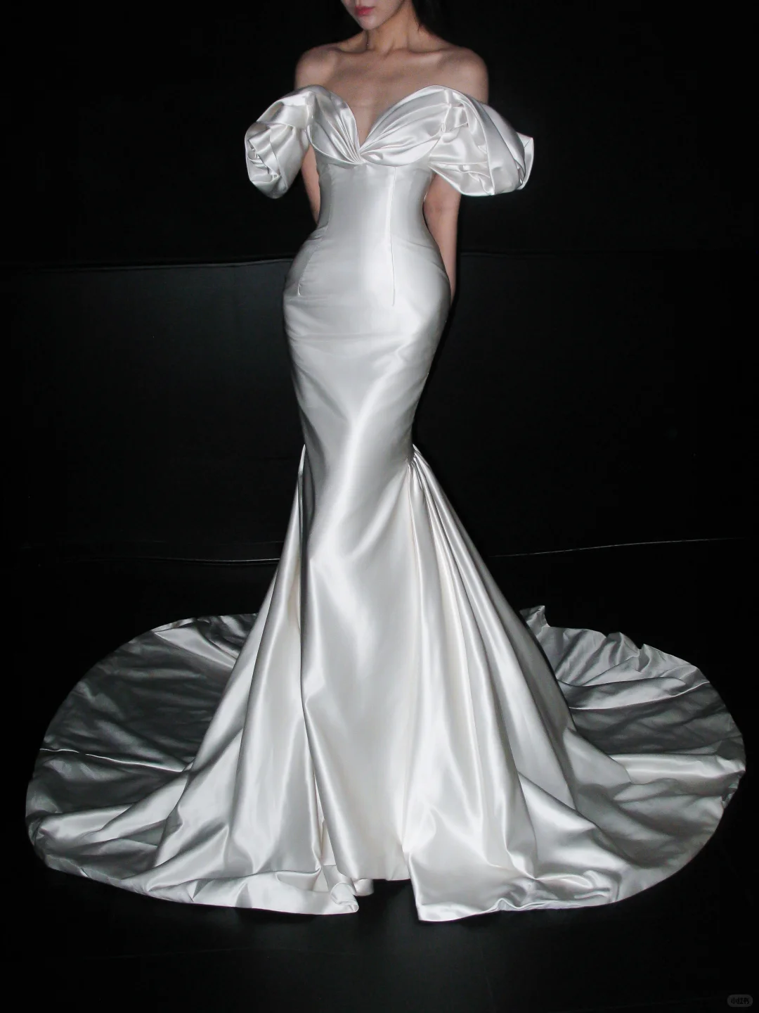 White Mermaid Off the Shoulder Satin Long Train Wedding Dress SH8911