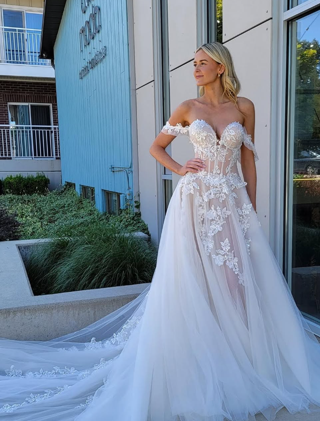 Stunning A Line Off the Shoulder Appliques Beaded White Tulle Wedding Dress SH7133