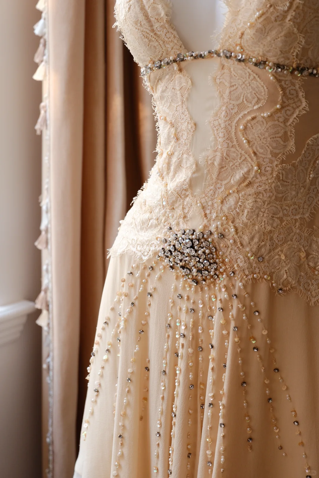 Cute Vintage A Line Spaghetti Straps Beaded Sequin Chiffon Lace Short Homecoming Dress SH5180