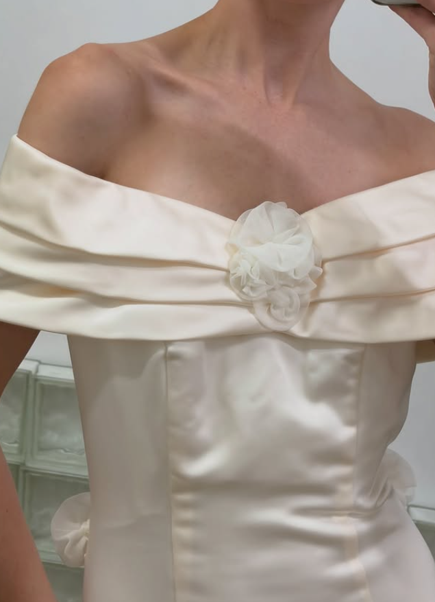 Light Apricot Vintage Sheath Off the Shoulder Satin Wedding Dress SH6179