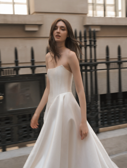 Elegant Ball Gown Strapless White Satin Wedding Dress SH4122