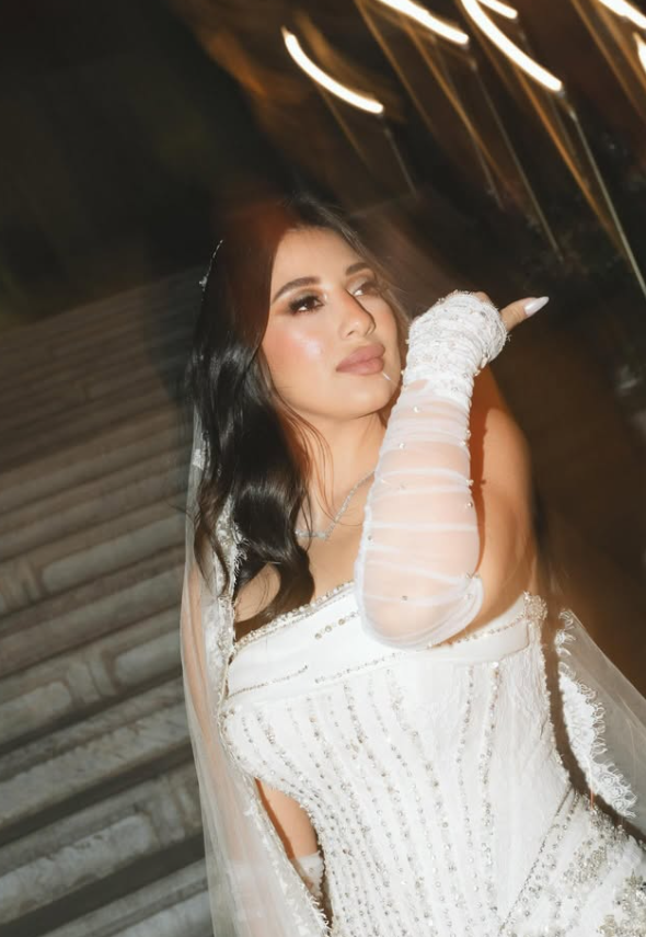 Gorgeous Exquisite Mermaid Strapless White Lace Tulle Long Wedding Dress Date Dress SH3465