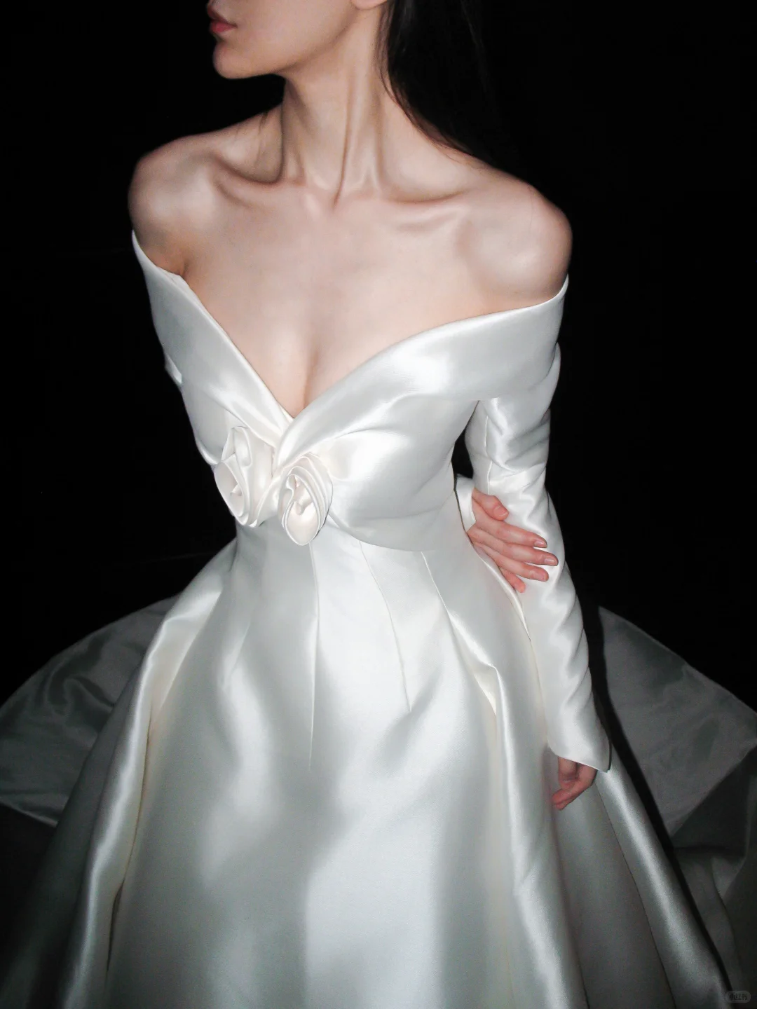 Elegant Ball Gown Long Sleeve Rose White Satin Long Train Wedding Dress SH6672