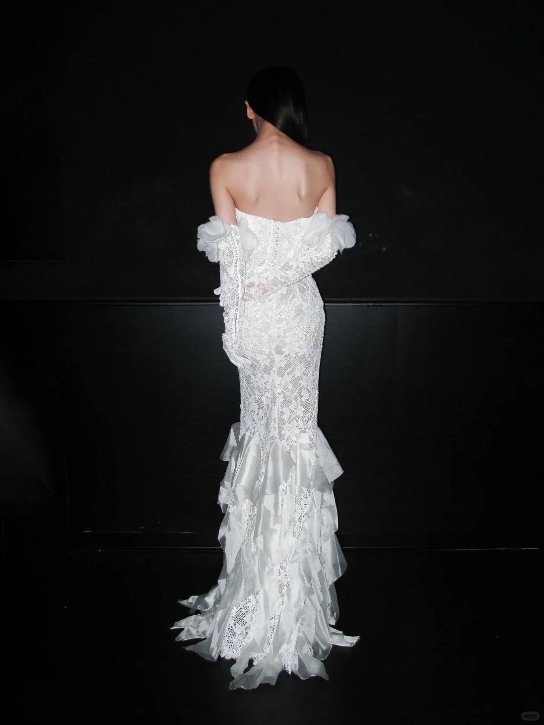 Chic Mermaid Sweetheart Neck White Lace Ruffle Satin Long Wedding Dress SH8924