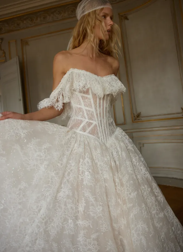 Stunning Ball Gown Off the Shoulder Corset Lace Long Train Wedding Dress SH6991