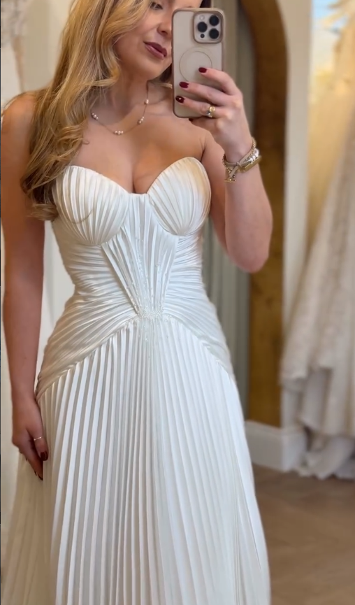 Classic A Line Sweetheart Neck Pleated White Satin Wedding Dress SH5477
