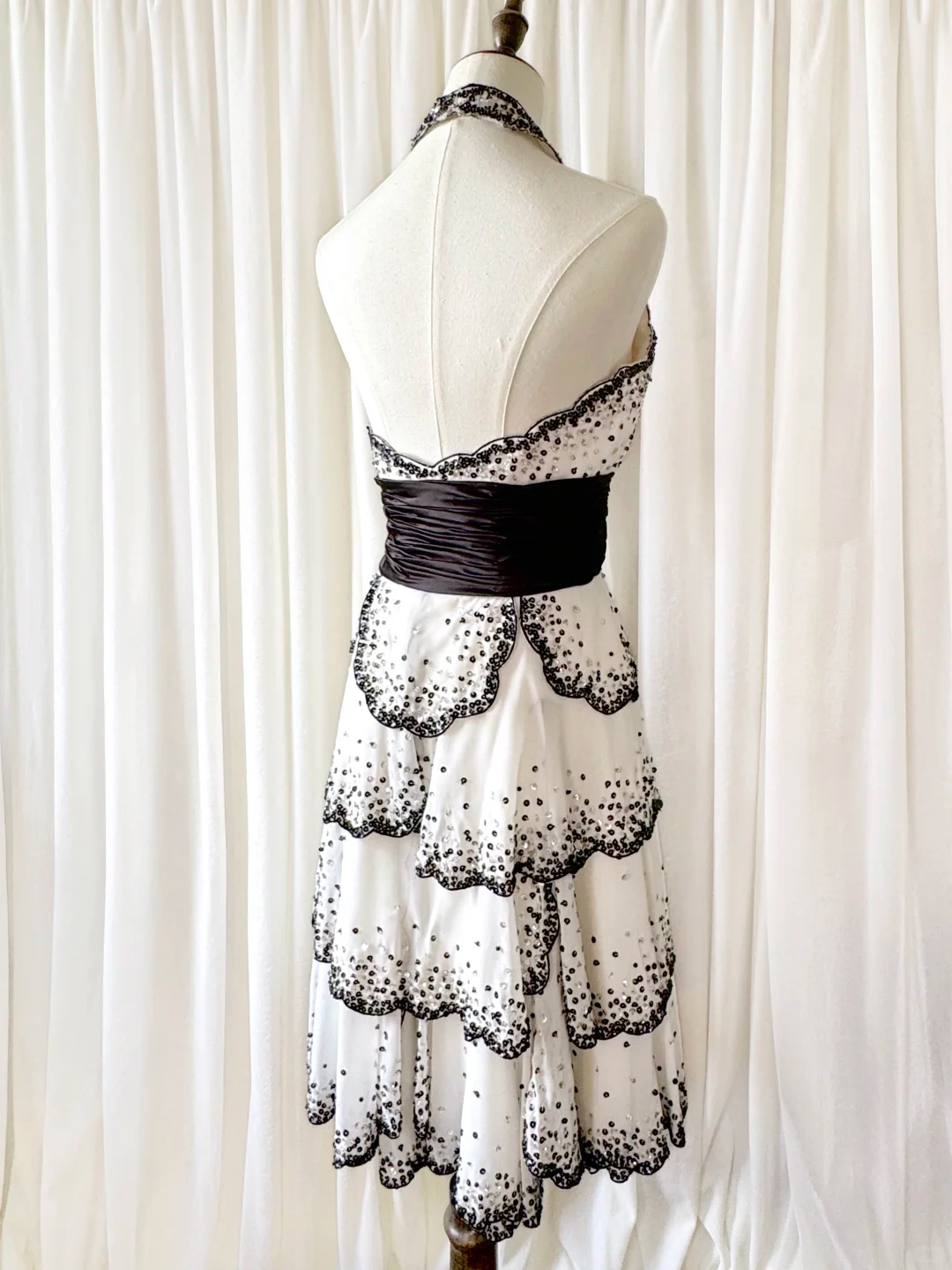 Vintage White Halter Black Beaded Layered Chiffon Short Prom Dress SH5435