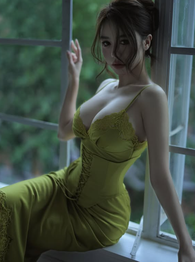 Sexy Green Sheath Spaghetti Strap Satin Prom Dress Vacation Dress SH5193