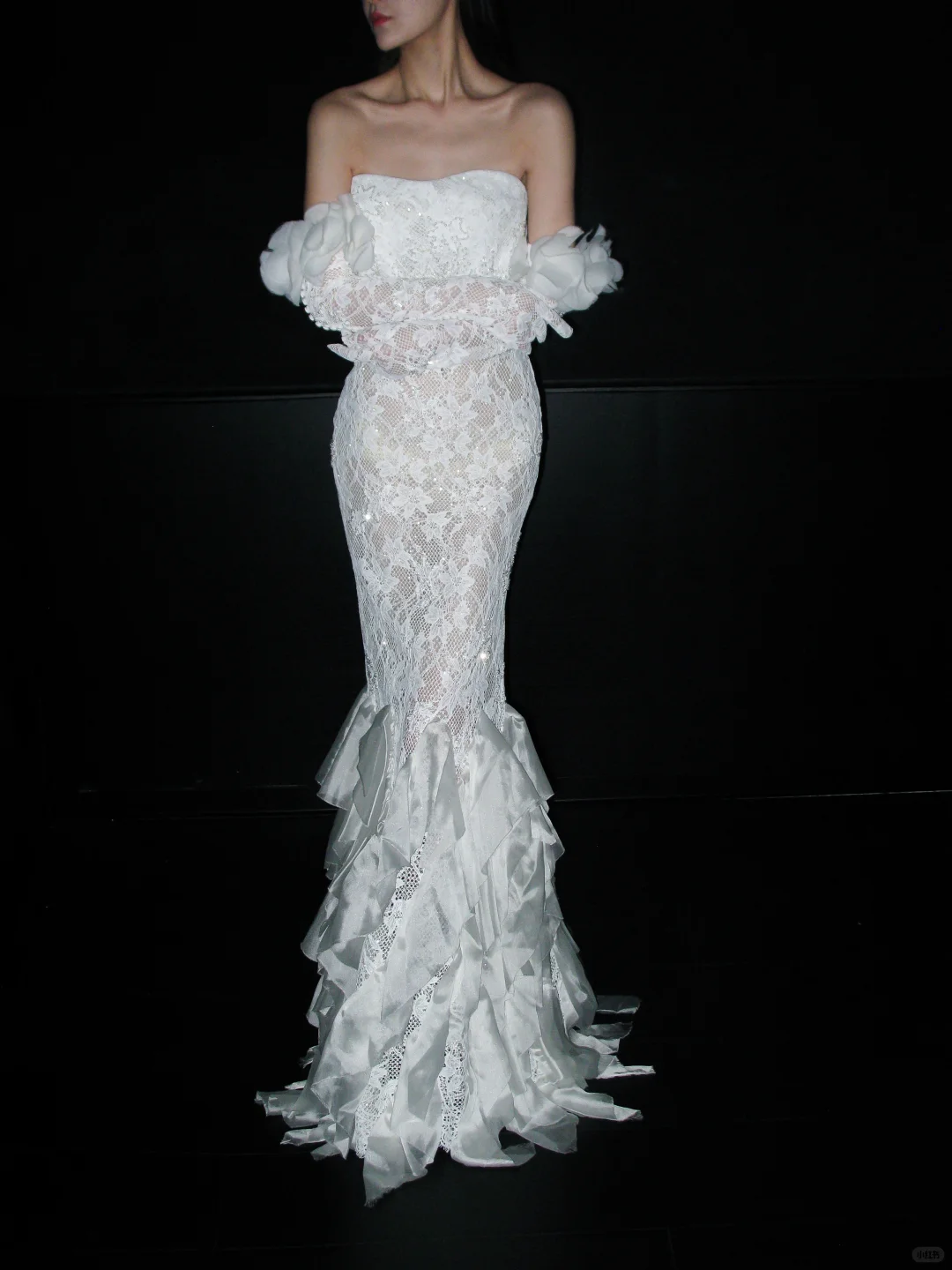 Chic Mermaid Sweetheart Neck White Lace Ruffle Satin Long Wedding Dress SH8924