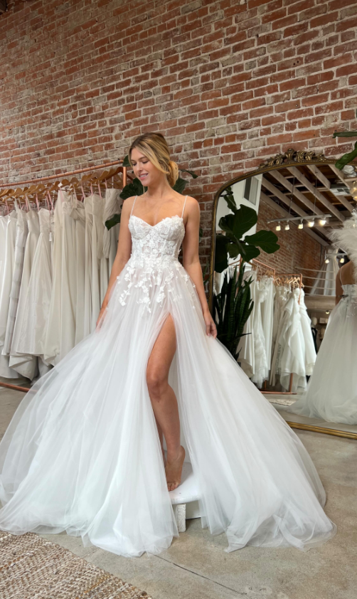 Dreamy Ball Gown Spaghetti Strap White Applique Tulle Long Wedding Dress with Slit SH8392