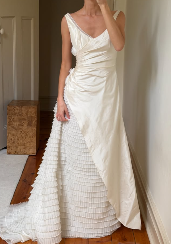 Vintage Stunning A Line V Neck Layered Tulle Satin Wedding Dress SH8472