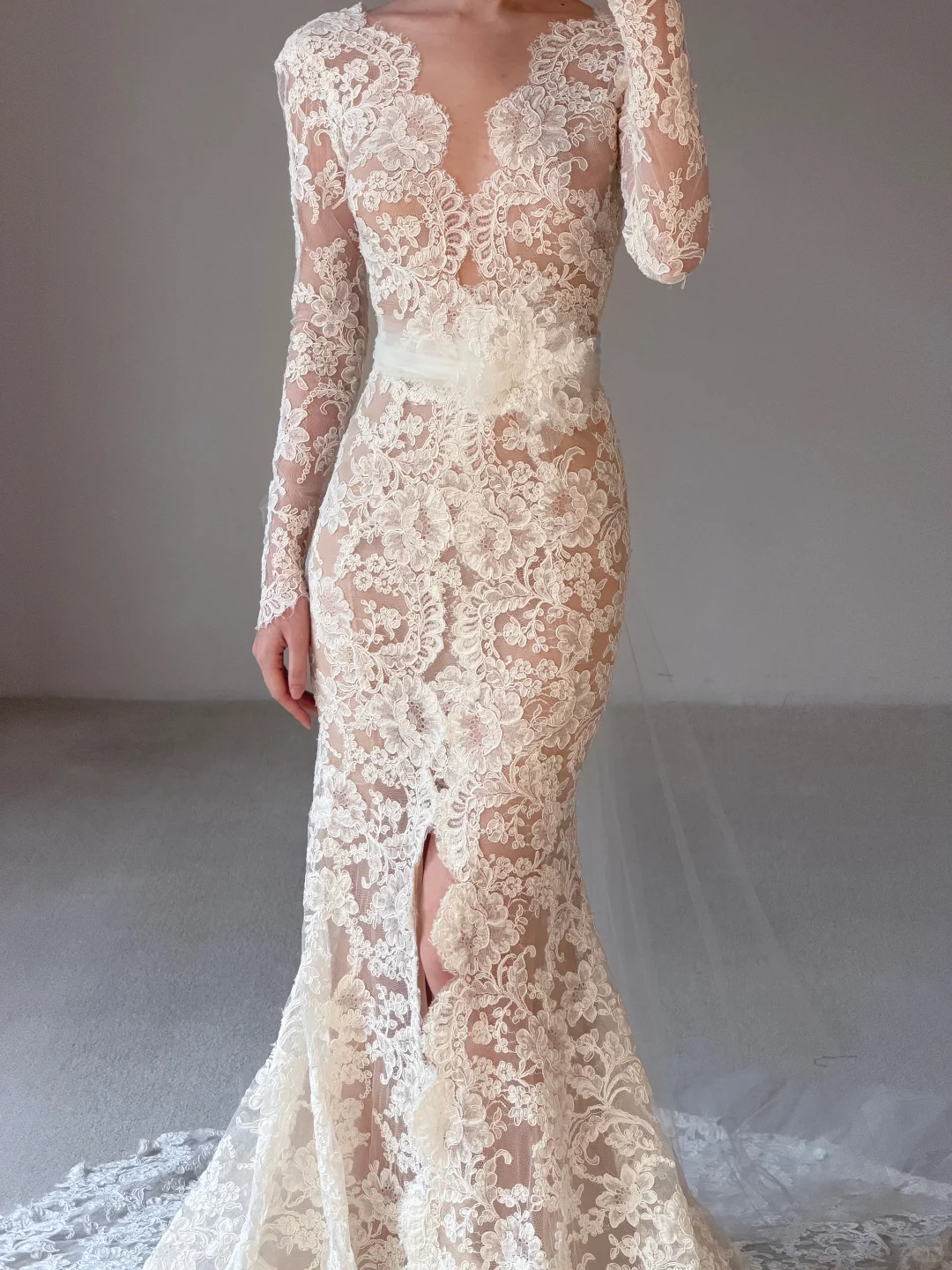 Stunning Mermaid Long Sleeve V Neck Lace Long Train Wedding Dress with Slit SH7724