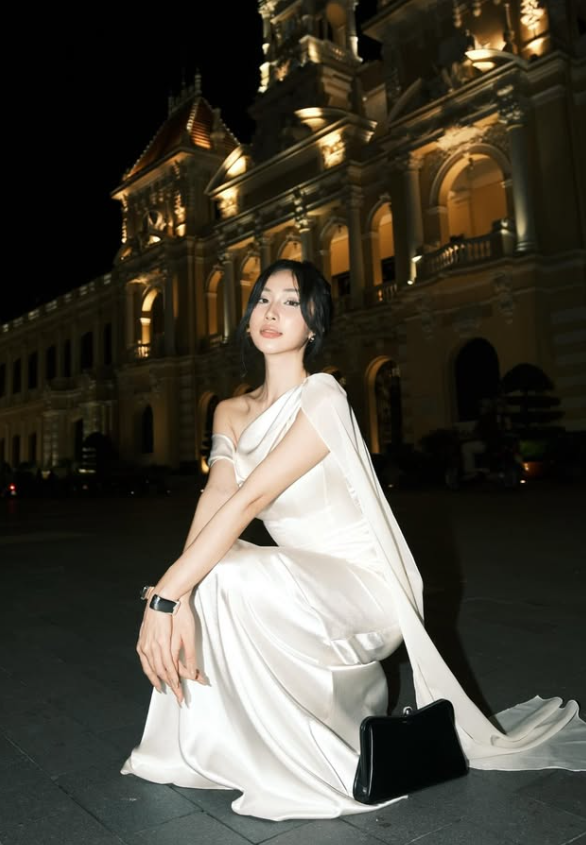 Simple A Line Straps White Satin Long Prom Dress SH5297