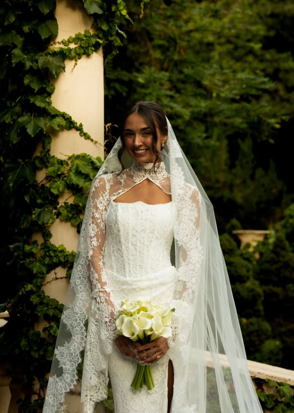 Romantic Sheath Long Sleeve White Lace Wedding Dress with Slit SH6988