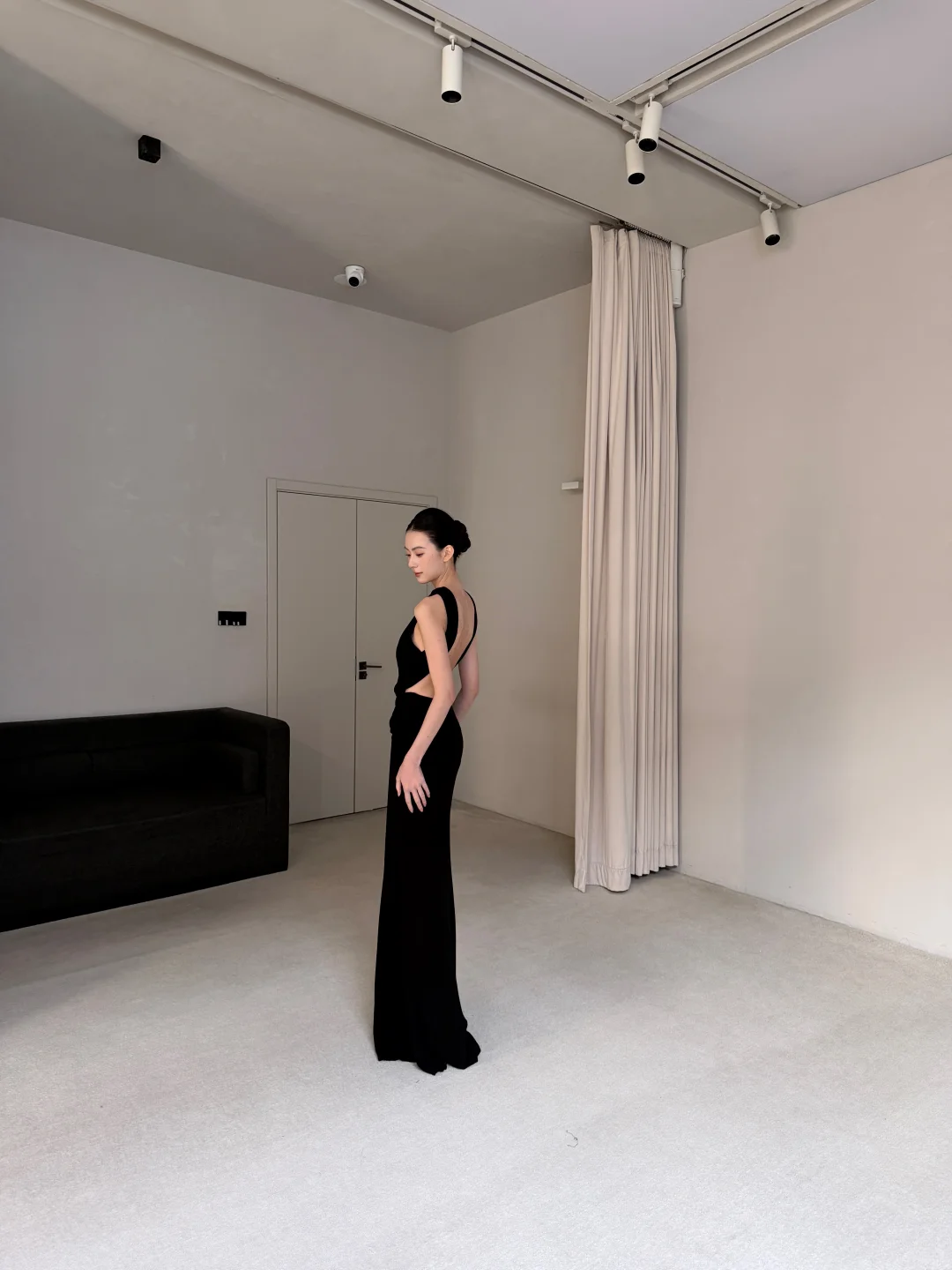 Classic Black Sheath Halter Satin Backless Long Prom Dress Evening Dress SH7704