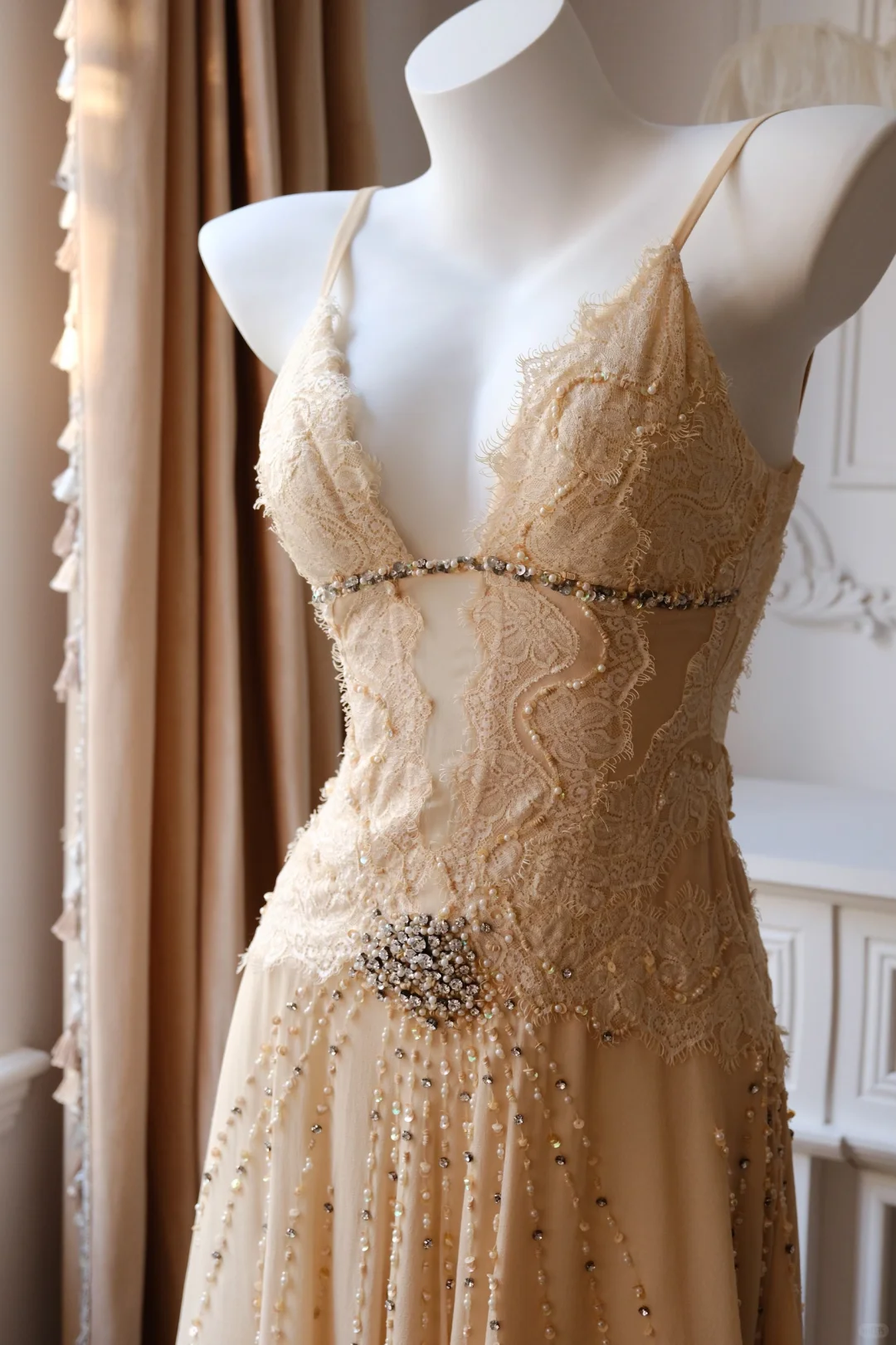Shiny Vintage A Line V Neck Beaded Apricot Lace Chiffon Short Homecoming Dress SH5333