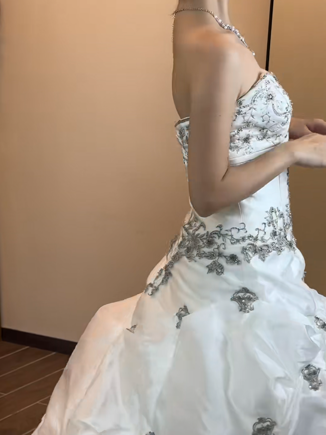 White Vintage Ball Gown Strapless Layered Beaded Satin Long Prom Dress 16th Birthday Dress SH5204