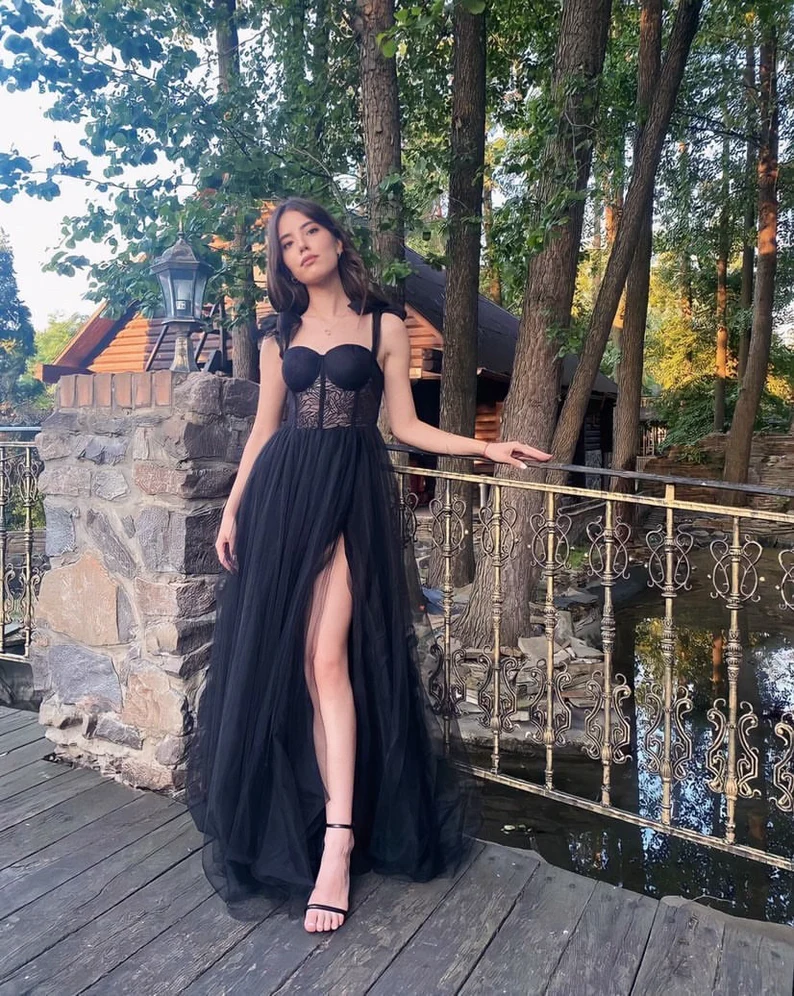 Elegant Black Sweatheart Neck Slit Long Prom Dress Lace Tulle Evening Dress SH615