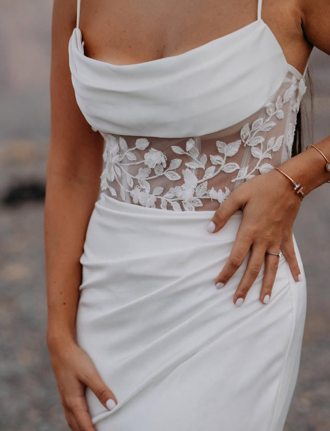 Simple Mermaid Spaghetti Strap Corset Appliques White Satin Long Wedding Dress SH2004