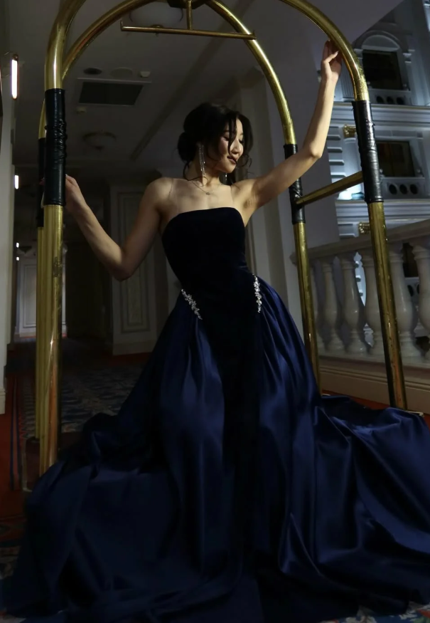 Pretty Navy Blue A Line Strapless Beaded Velvet Satin Long Prom Dress Wedding Guest Dress SH5406