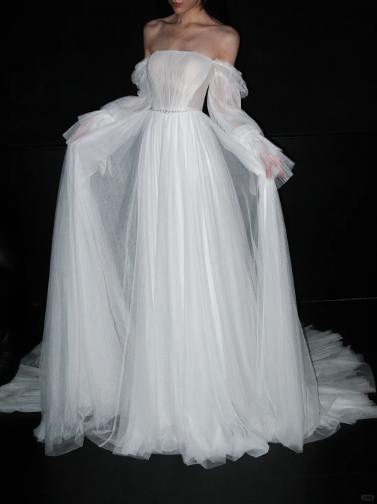Gentle Ball Gown Long Seelve White Tulle Long Train Wedding Dress SH6679