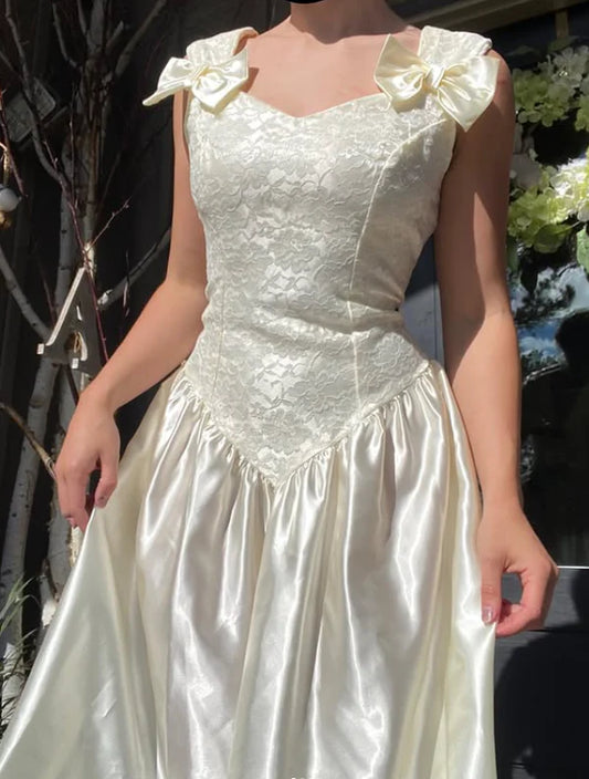 Retro Ivory Bow A Line Straps Lace Satin Wedding Dress Prom Dress SH5940