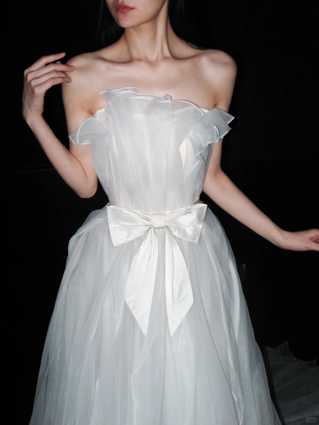 Gentle Flowy A Line Strapless White Tulle Long Wedding Dress SH6626
