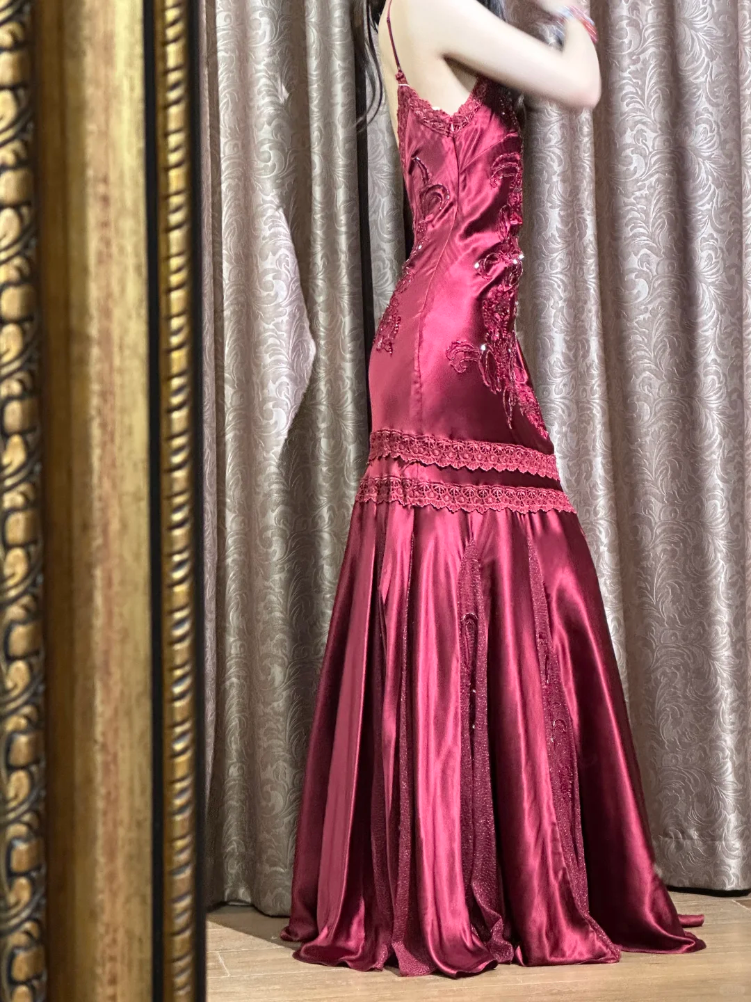 Vintage Red Mermaid Spaghetti Straps Embroidered Beaded Satin Graduation Prom Dress SH5263
