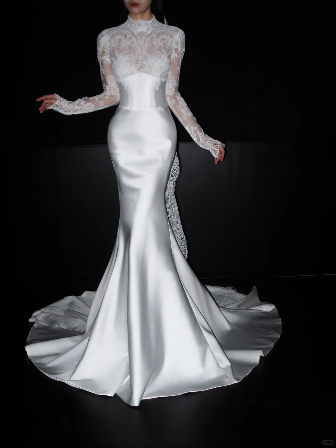 Classic Mermaid Long Sleeve White Lace Satin Long Wedding Dress SH5968