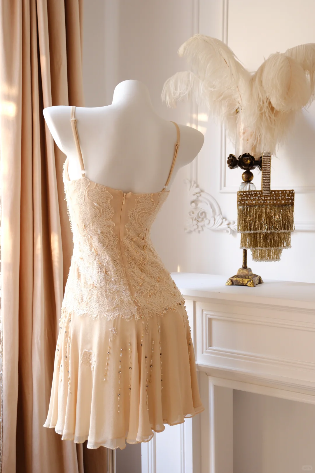 Shiny Vintage A Line V Neck Beaded Apricot Lace Chiffon Short Homecoming Dress SH5333