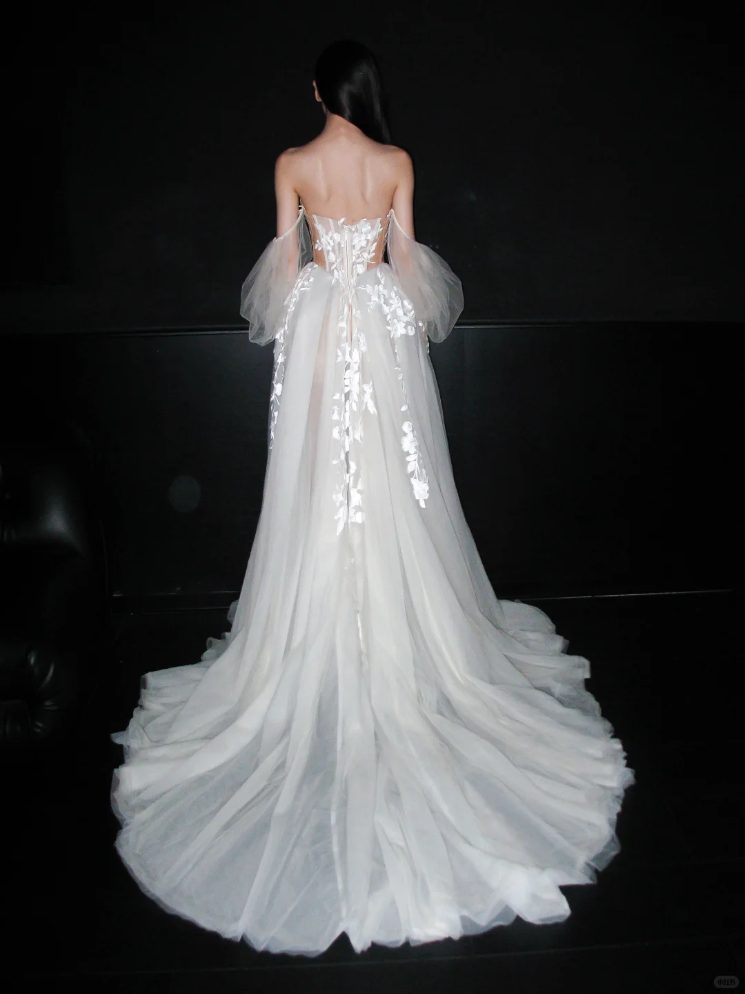 Princess Romantic Ball Gown Puff Sleeve Lace Applique Tulle Long Wedding Dress SH6620