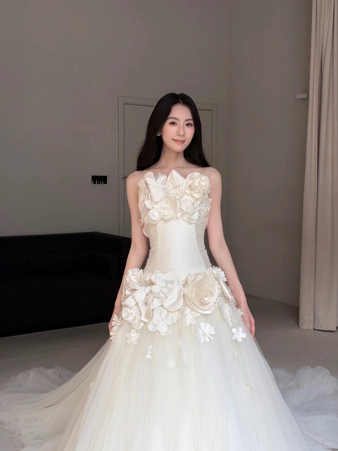 2026 New Ball Gown Strapless 3D Floral Tulle Satin Long Wedding Dress SH7711
