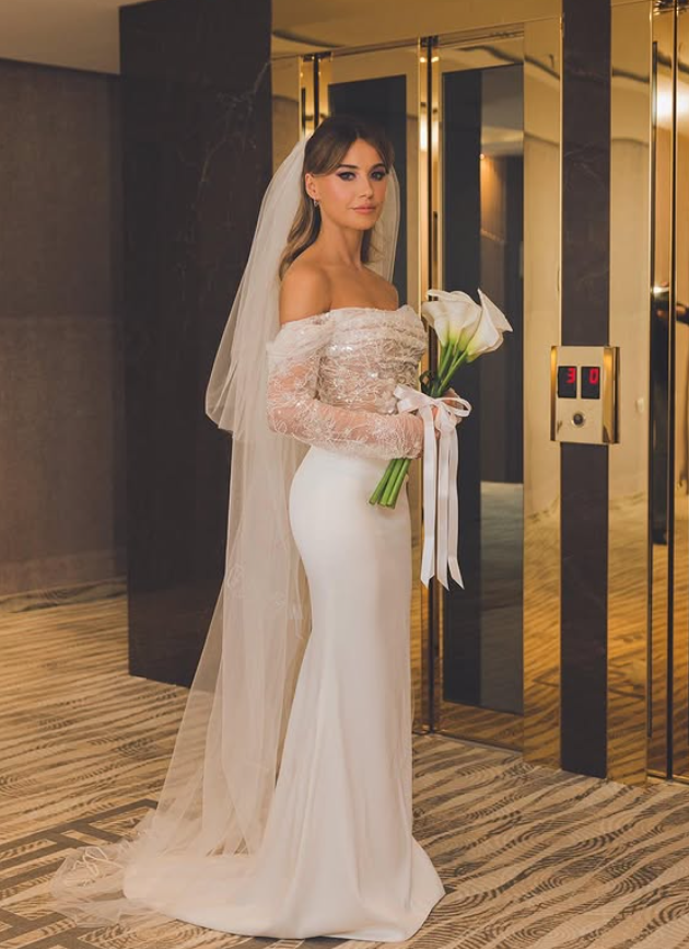 Elegant Mermaid Long Sleeve Sequin Lace Satin Wedding Dress SH6337