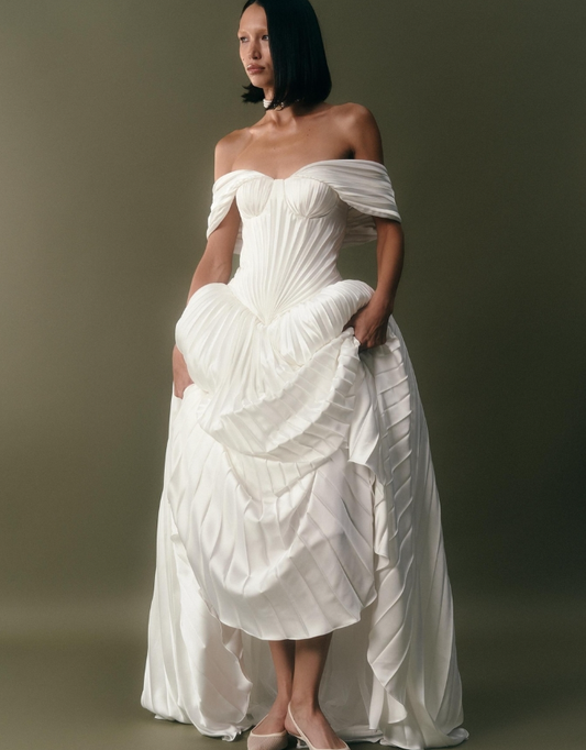 Stunning Ball Gown Off the Shoulder Pleated White Satin Wedding Dress Prom Dress SH4125