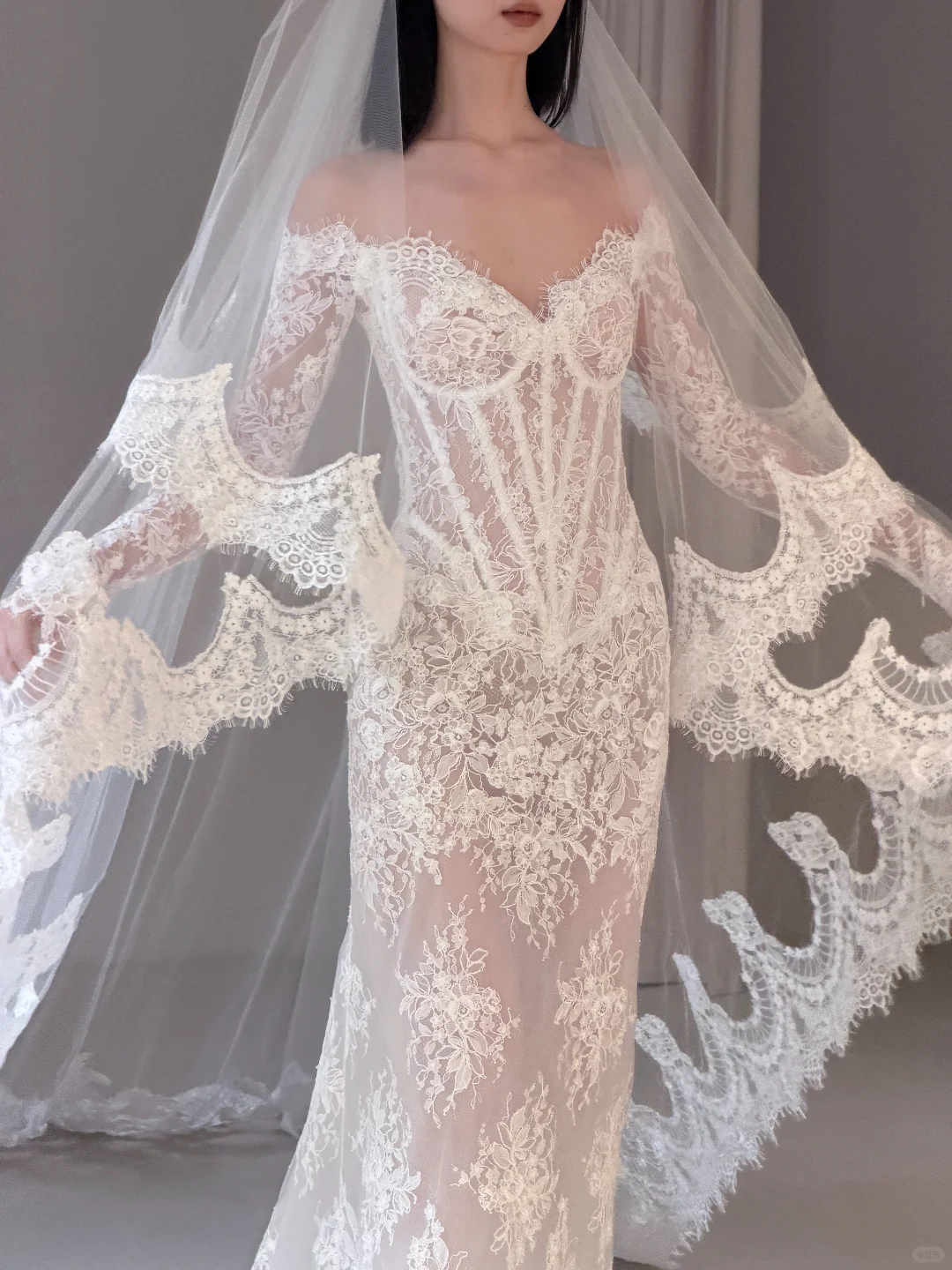 Beautiful Mermaid Long Sleeve Corset White Lace Long Wedding Dress SH7708
