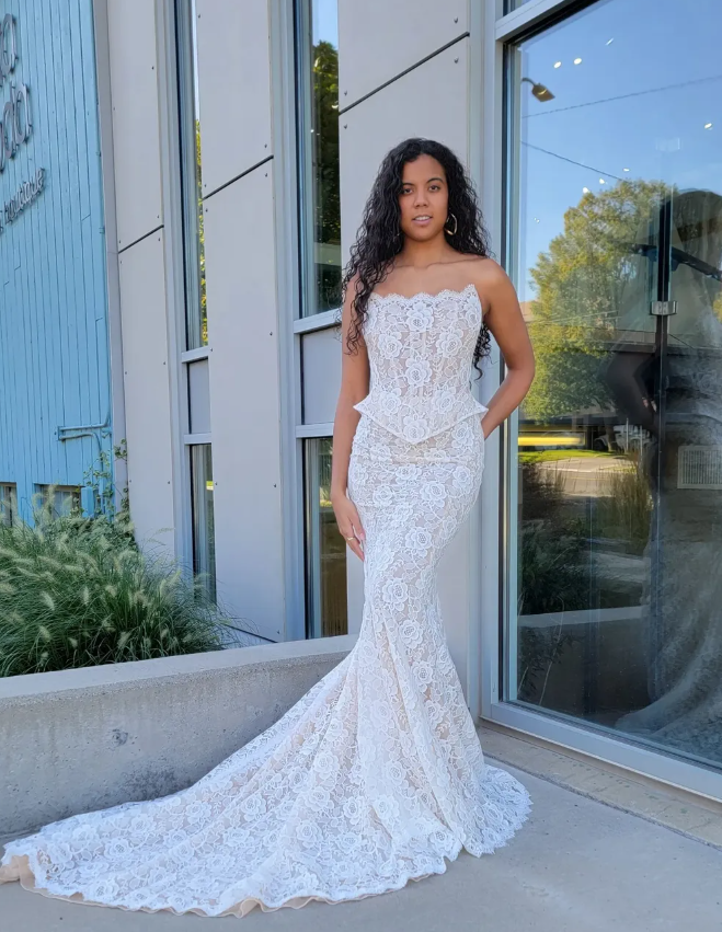 Unique Mermaid Strapless Corset White Lace Long Train Wedding Dress SH7160