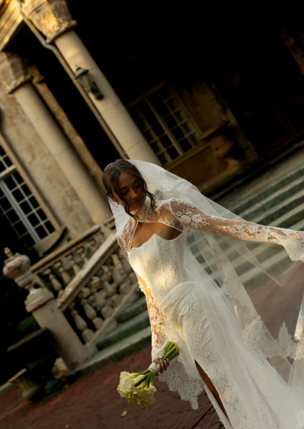 Romantic Sheath Long Sleeve White Lace Wedding Dress with Slit SH6988