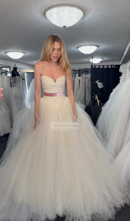 Vintage Ball Gown Sweetheart Neck Beige Tulle Prom Dress Wedding Dress SH8370