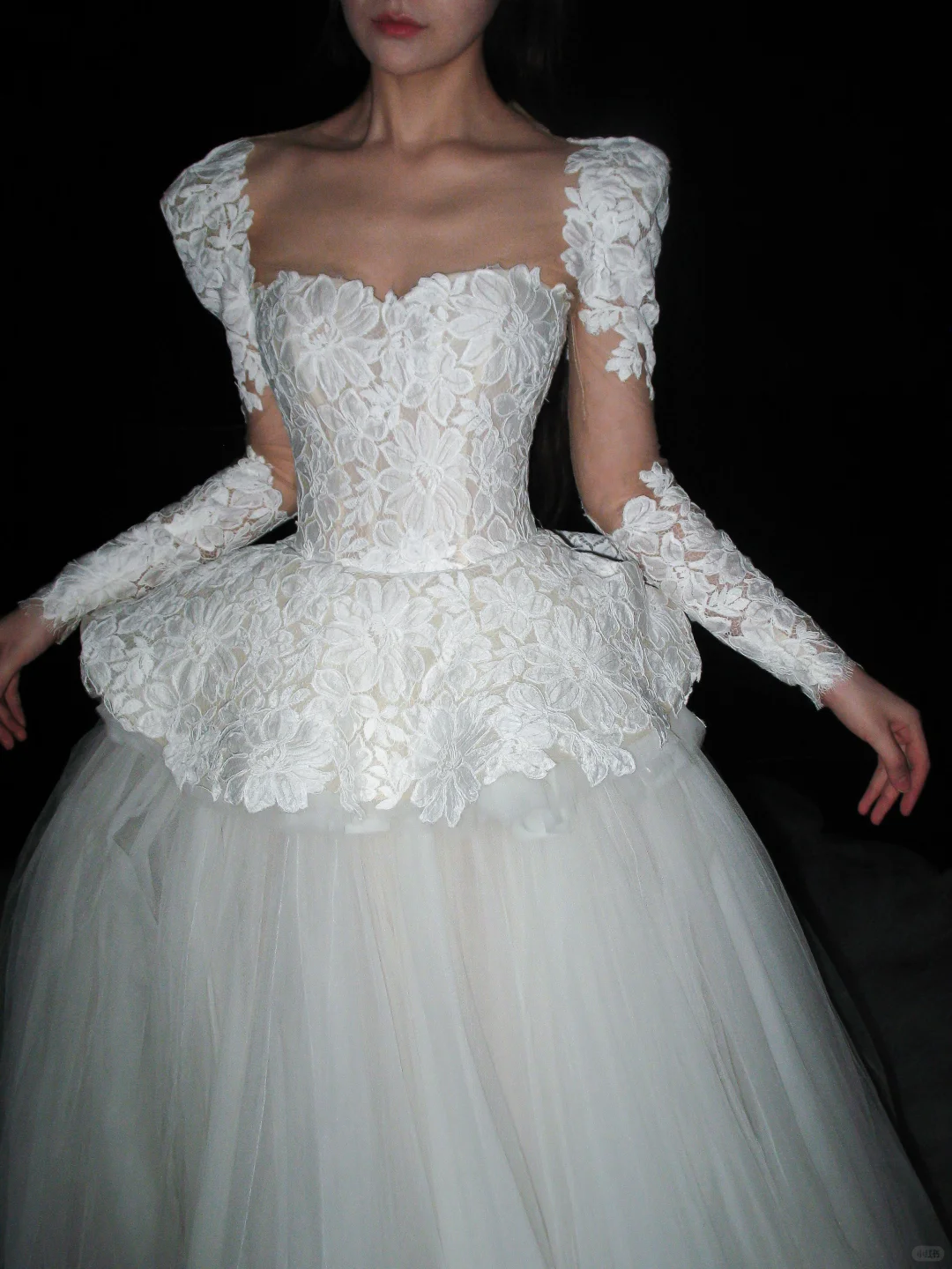 White Ball Gown Square Neck Exquisite Lace Tulle Long Wedding Dress SH8909