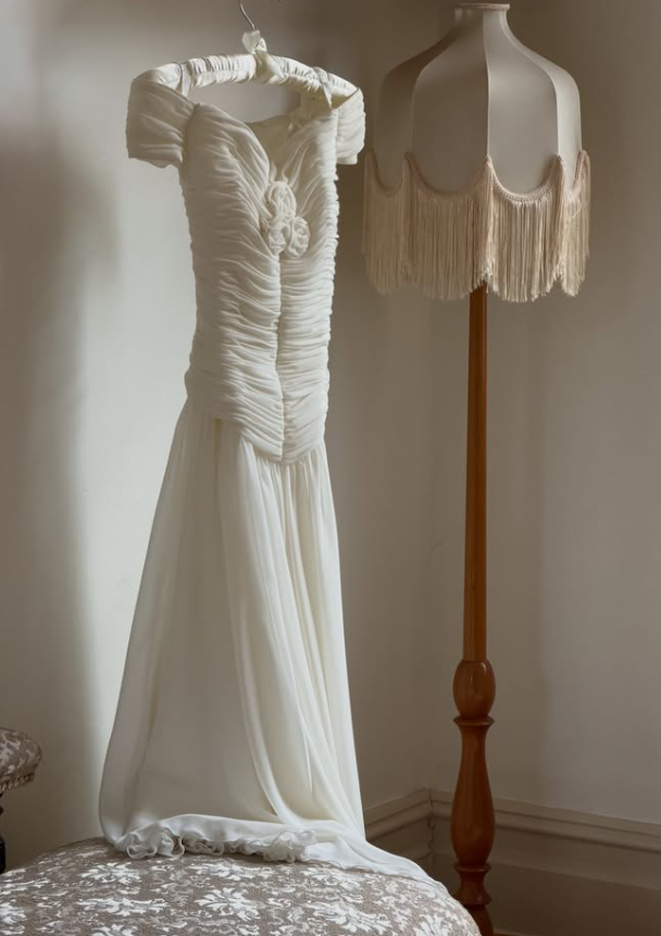 Vintage A Line V Neck Ivory Pleated Chiffon Prom Dress Wedding Dress SH8474