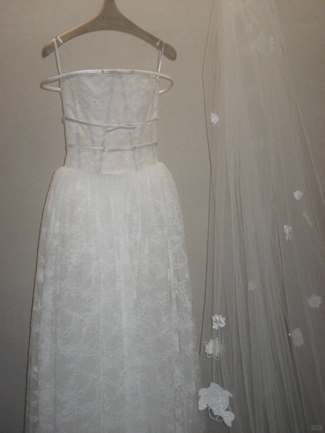 Cute Ball Gown Spaghetti Straps White Bow Lace Wedding Dress SH5077 (without Veil)