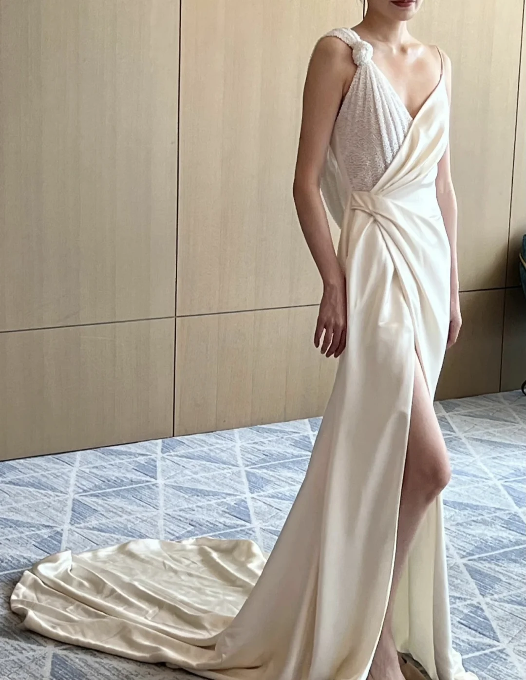 Gentle Mermaid V Neck Beaded White Satin Backless Slit Wedding Dress SH4997