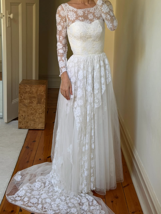 Vintage A Line Long Sleeve Lace Tulle Wedding Dress SH8465