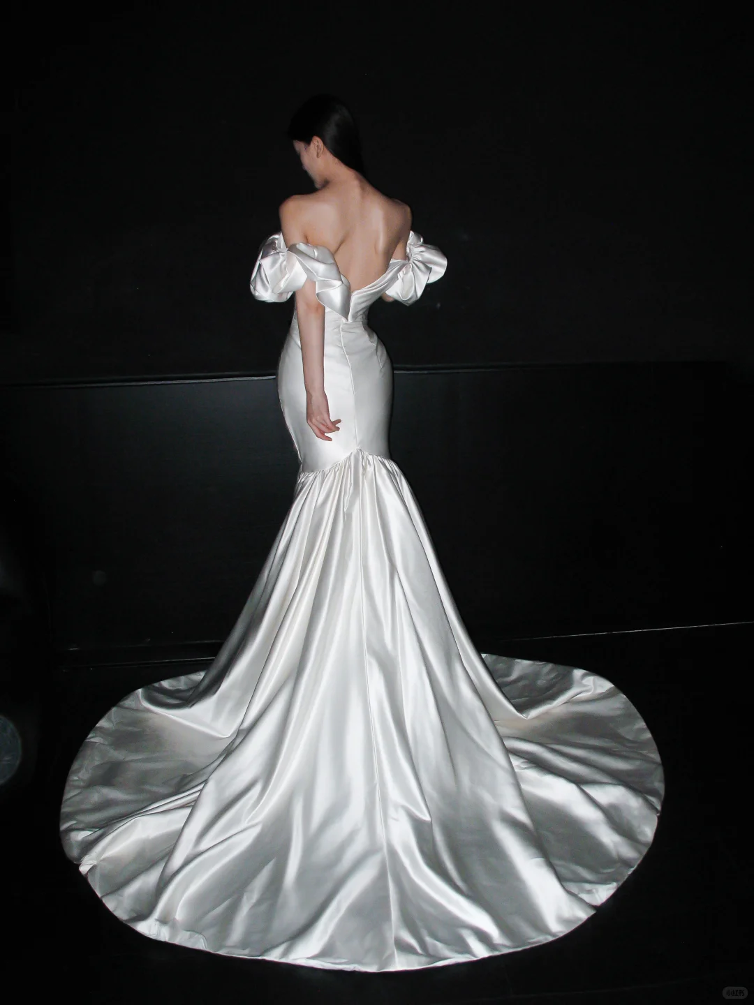 White Mermaid Off the Shoulder Satin Long Train Wedding Dress SH8911