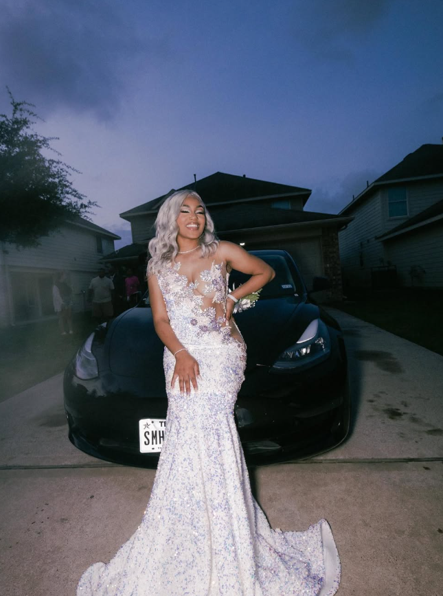 Black Girl Prom Dress White Sequin Prom Dresses for Juniors | Sexy V-neck Mermaid Evening Gowns SH6111