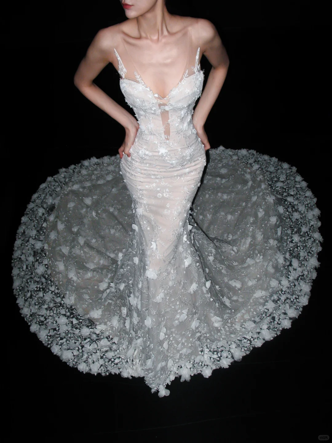 Glamorous Mermaid V Neck Floral Lace Tulle Long Wedding Dress SH5960