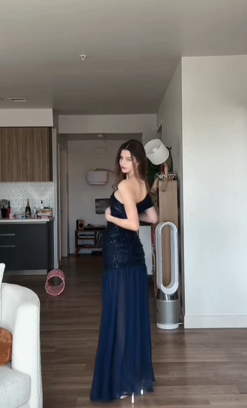 Navy Blue A Line One Shoulder Sequin Chiffon Wedding Bridesmaid Dress Prom Dress SH4962