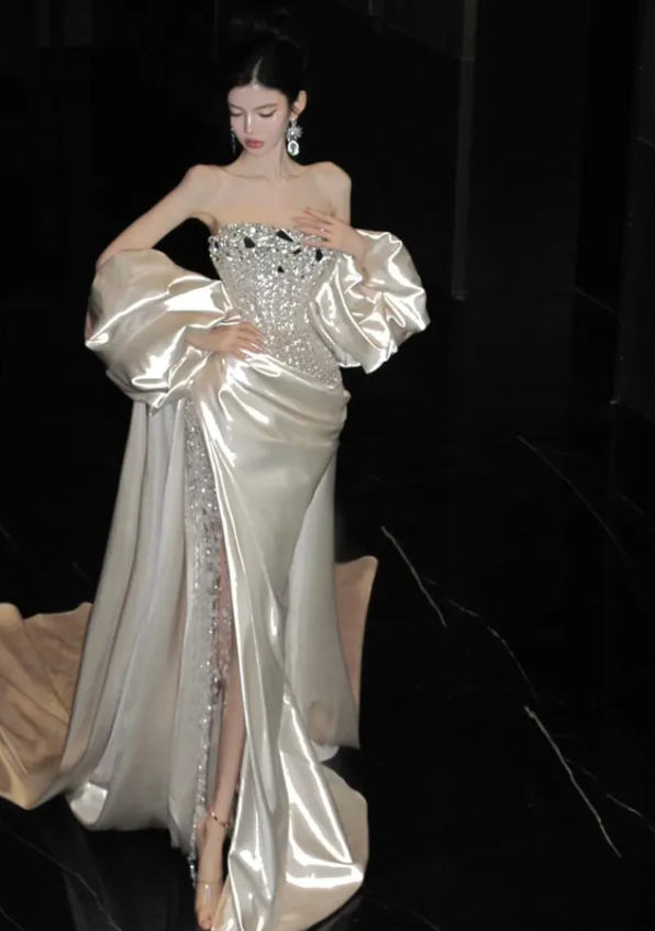 Shiny Sheath Sweetheart Neck Sequin Beaded Satin Prom Dress Evening Dress with Slit SH2537